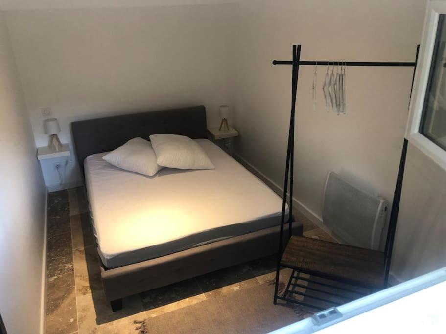 Bienvenue « A L'Ombre Du Figuier » Apartment Pieusse Екстериор снимка